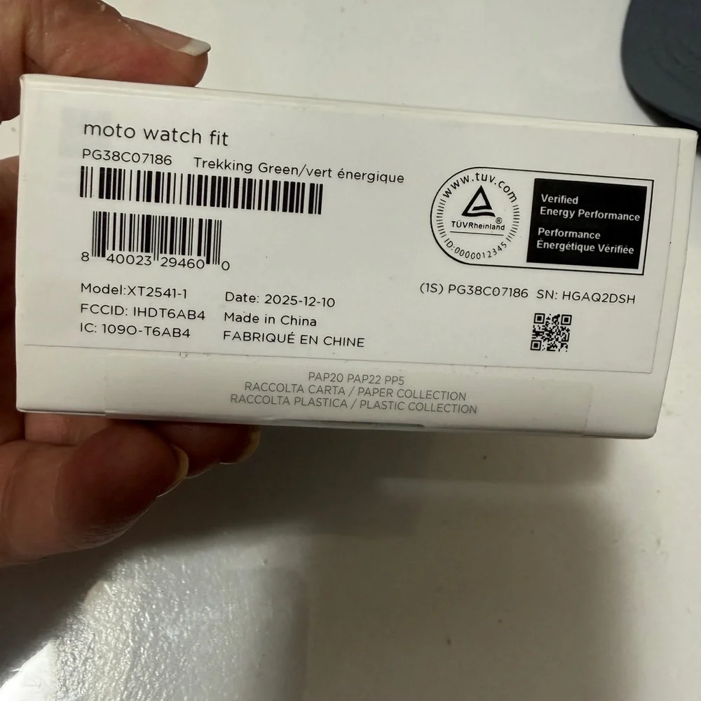 Motorola Moto Watch FIT - Black and Green never open new in the box